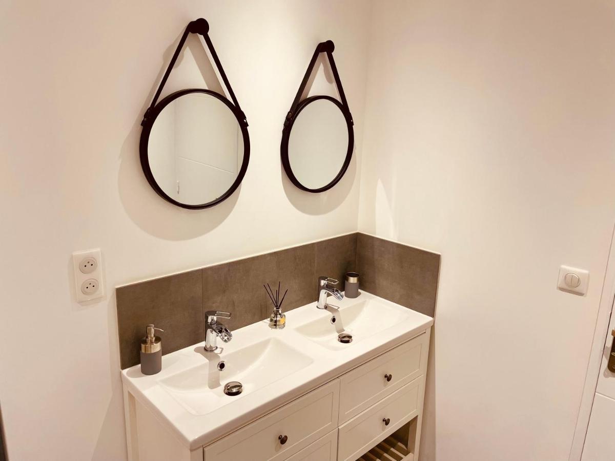 La Villa Perroquet Poncins Экстерьер фото