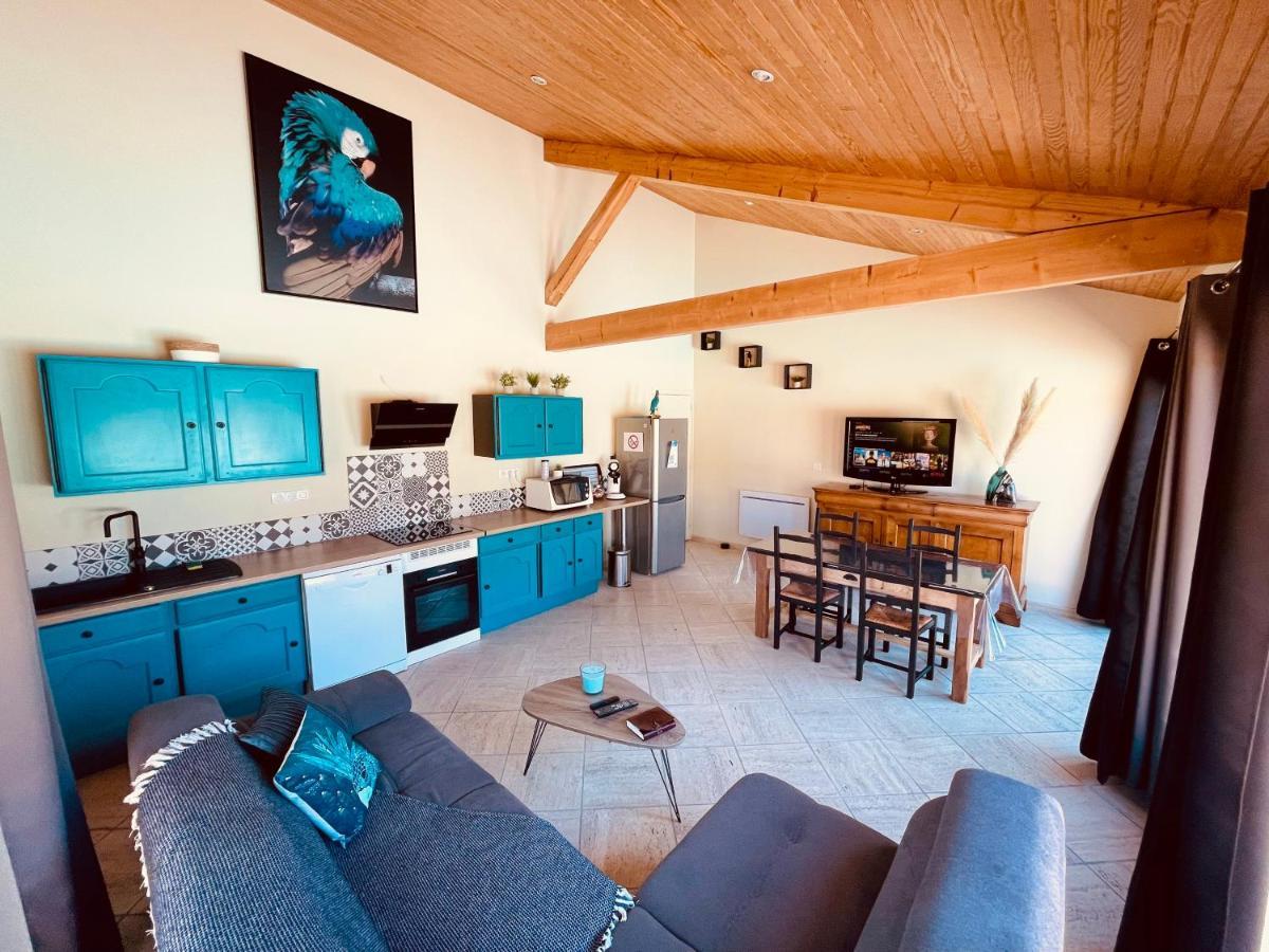 La Villa Perroquet Poncins Экстерьер фото